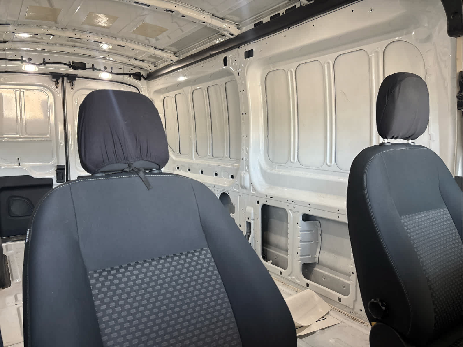Used 2024 Ford Transit 250 148 Medium Roof RWD image 29