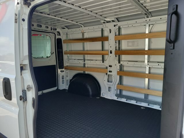 Used 2025 RAM ProMaster 2500 w/ U-Haul Equipment Group FWD image 10