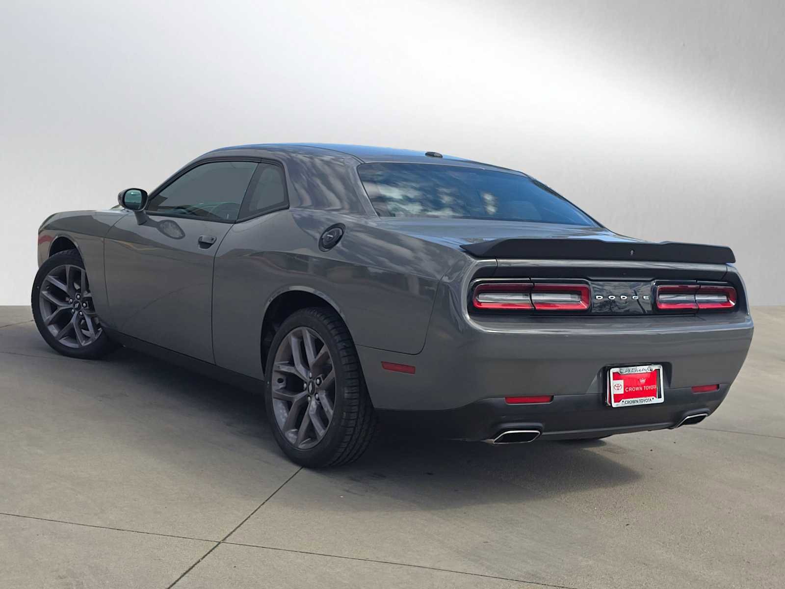 Used 2019 Dodge Challenger SXT w/ Blacktop Package RWD image 5