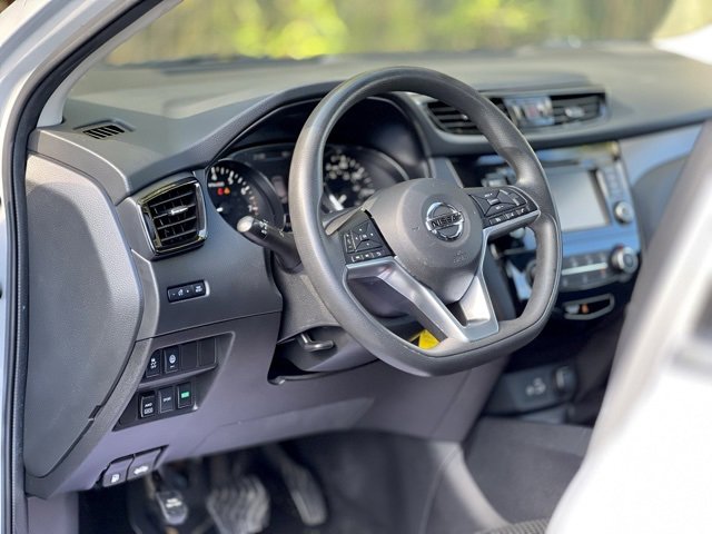 Used 2021 Nissan Rogue Sport S image 11