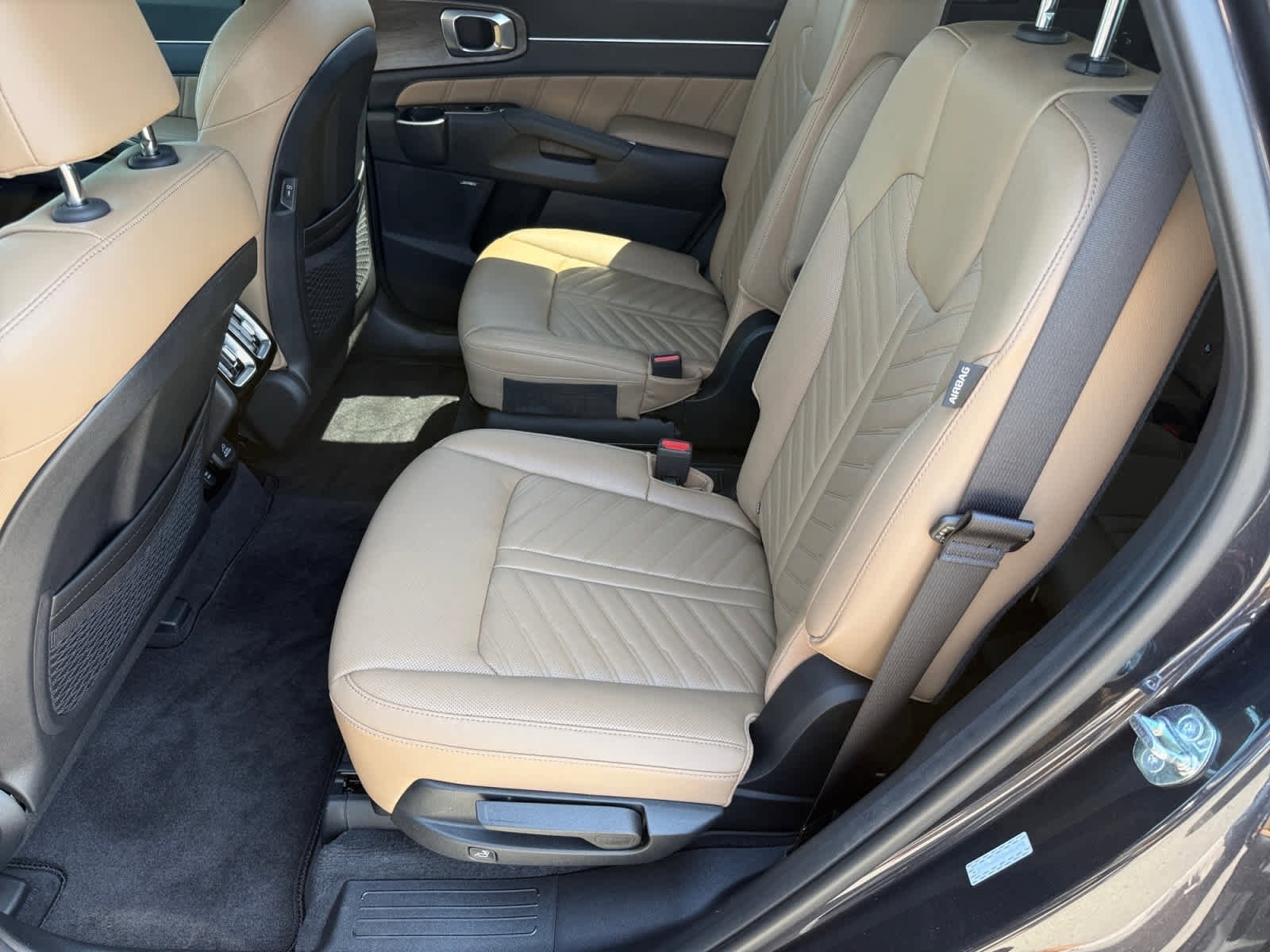 Used 2025 Kia Sorento SX Prestige w/ Olive Brown Leather Package AWD/4WD image 11