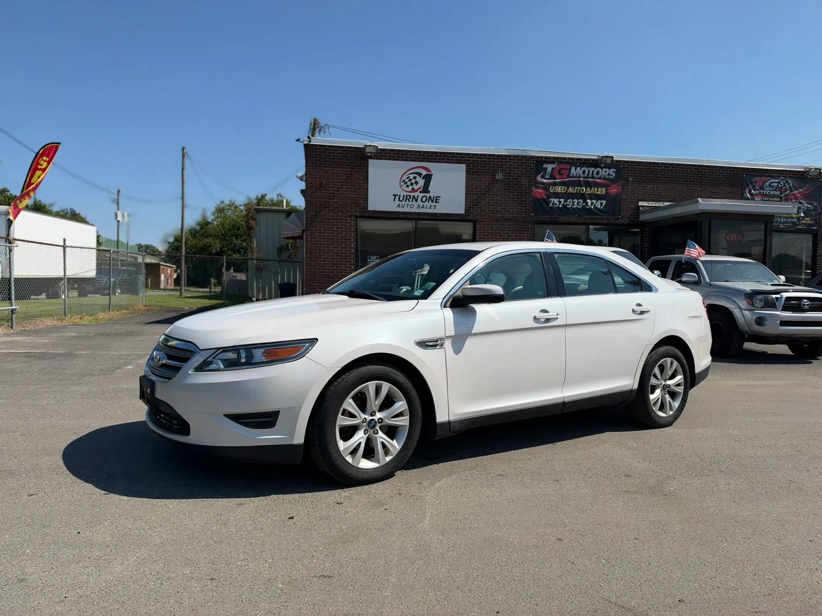 Used 2011 Ford Taurus SEL AWD/4WD image 1