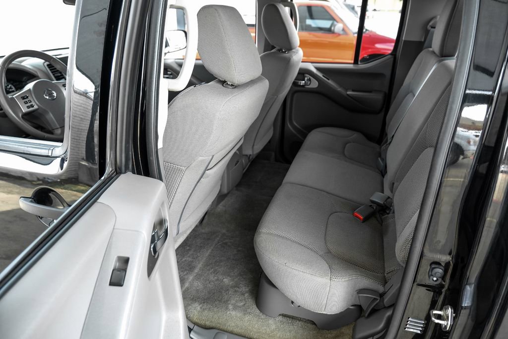 Used 2018 Nissan Frontier SV RWD image 35