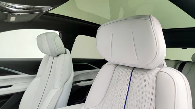 Used 2025 Cadillac Lyriq Luxury AWD/4WD image 49