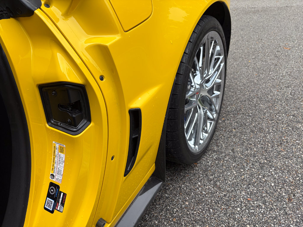 Used 2010 Chevrolet Corvette ZR1 w/ Preferred Equipment Group RWD image 19