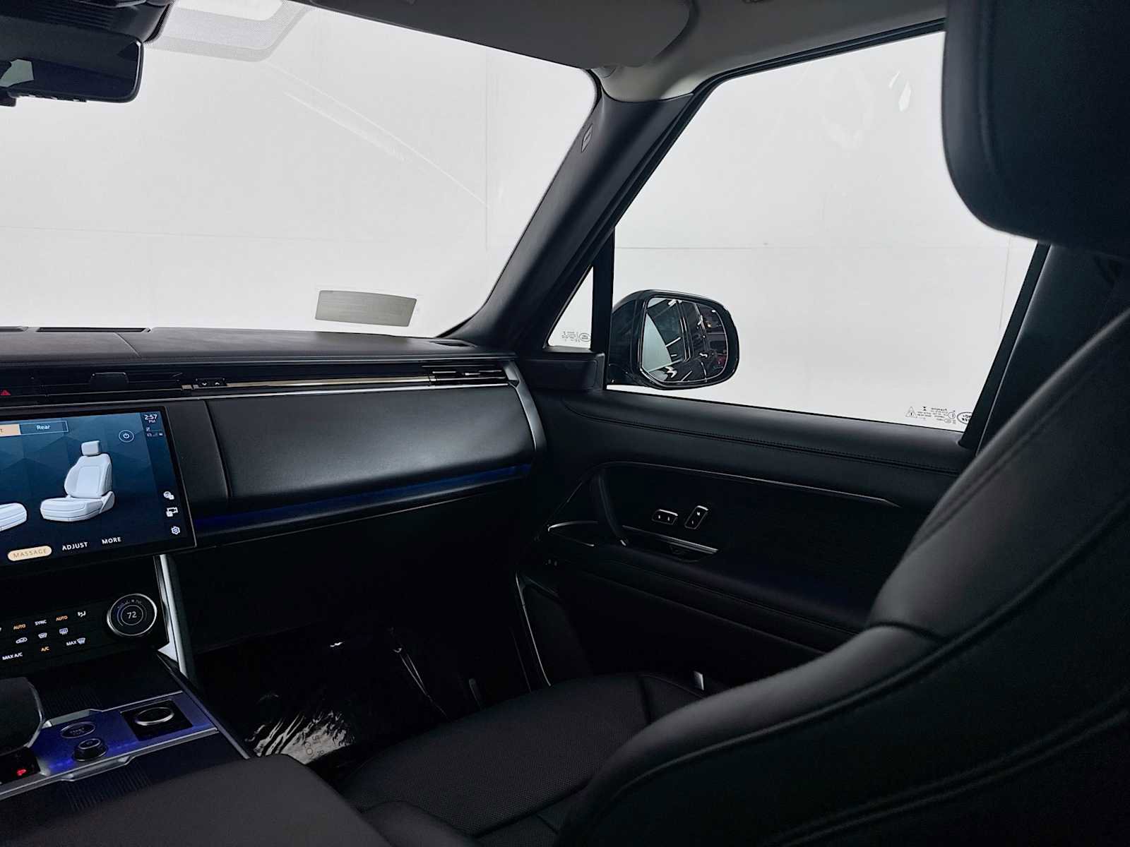 Used 2023 Land Rover Range Rover First Edition image 26