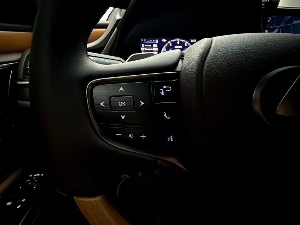 Used 2020 Lexus ES 350 Ultra Luxury w/ Accessory Package 2 FWD image 22