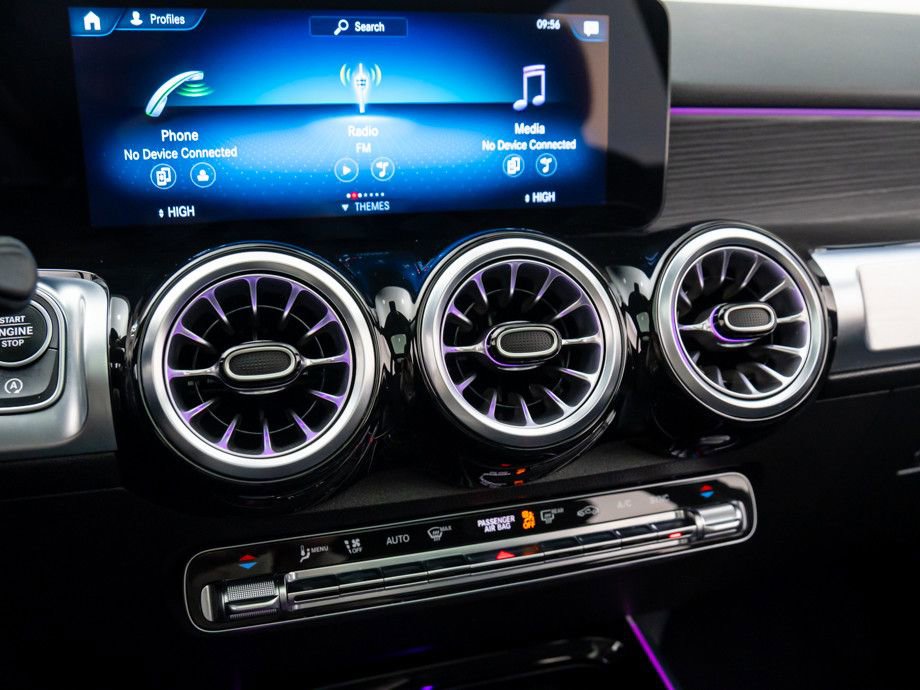 Used 2023 Mercedes-Benz GLB 250 4MATIC image 28