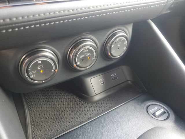 Certified 2025 Nissan Z Performance w/ Floor Mat Package RWD image 18