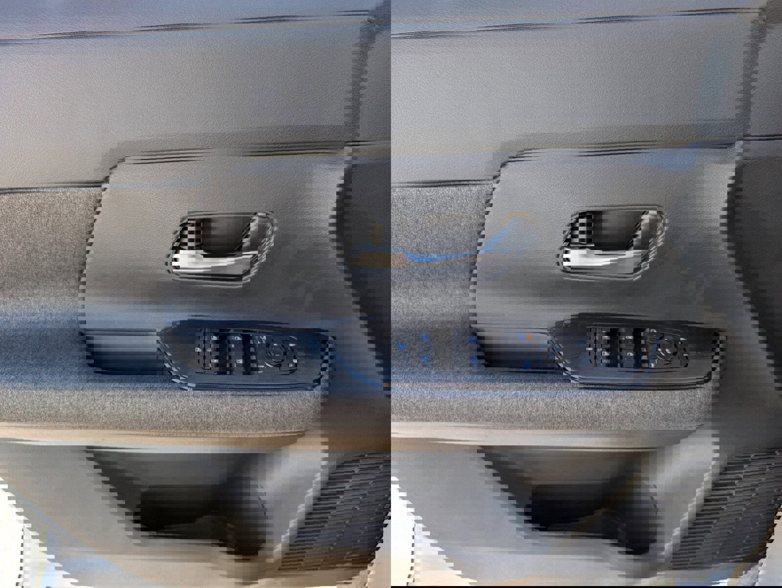 New 2026 Nissan Kicks SV w/ SV Premium Package image 13