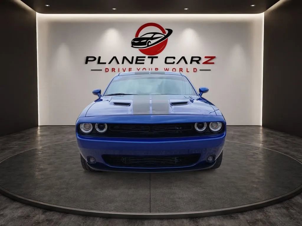 Used 2019 Dodge Challenger SXT w/ Blacktop Package RWD image 8