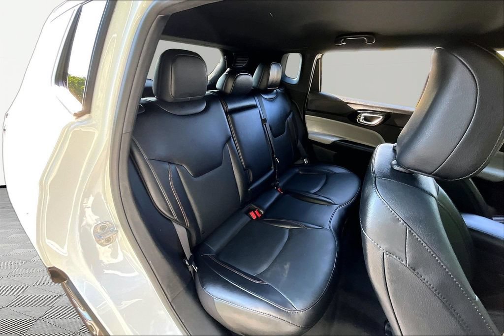 Used 2023 Jeep Compass Limited w/ Elite Group AWD/4WD image 19