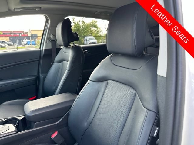 Certified 2026 Kia Sportage EX w/ EX Panoramic Sunroof Package AWD/4WD image 8
