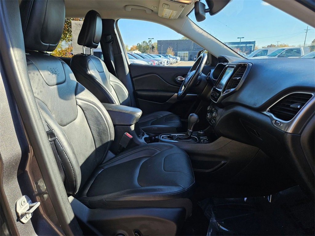 Used 2019 Jeep Cherokee Limited image 28