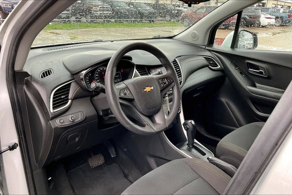 Used 2022 Chevrolet Trax LS w/ Tint and Cruise Package FWD image 14