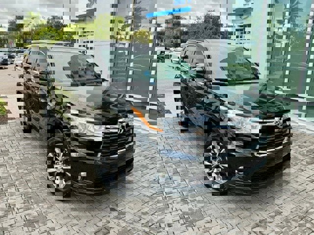 Used 2014 Toyota Highlander Plus image 1