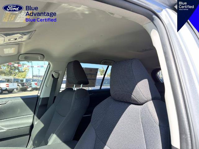 Used 2021 Toyota RAV4 LE AWD/4WD image 18