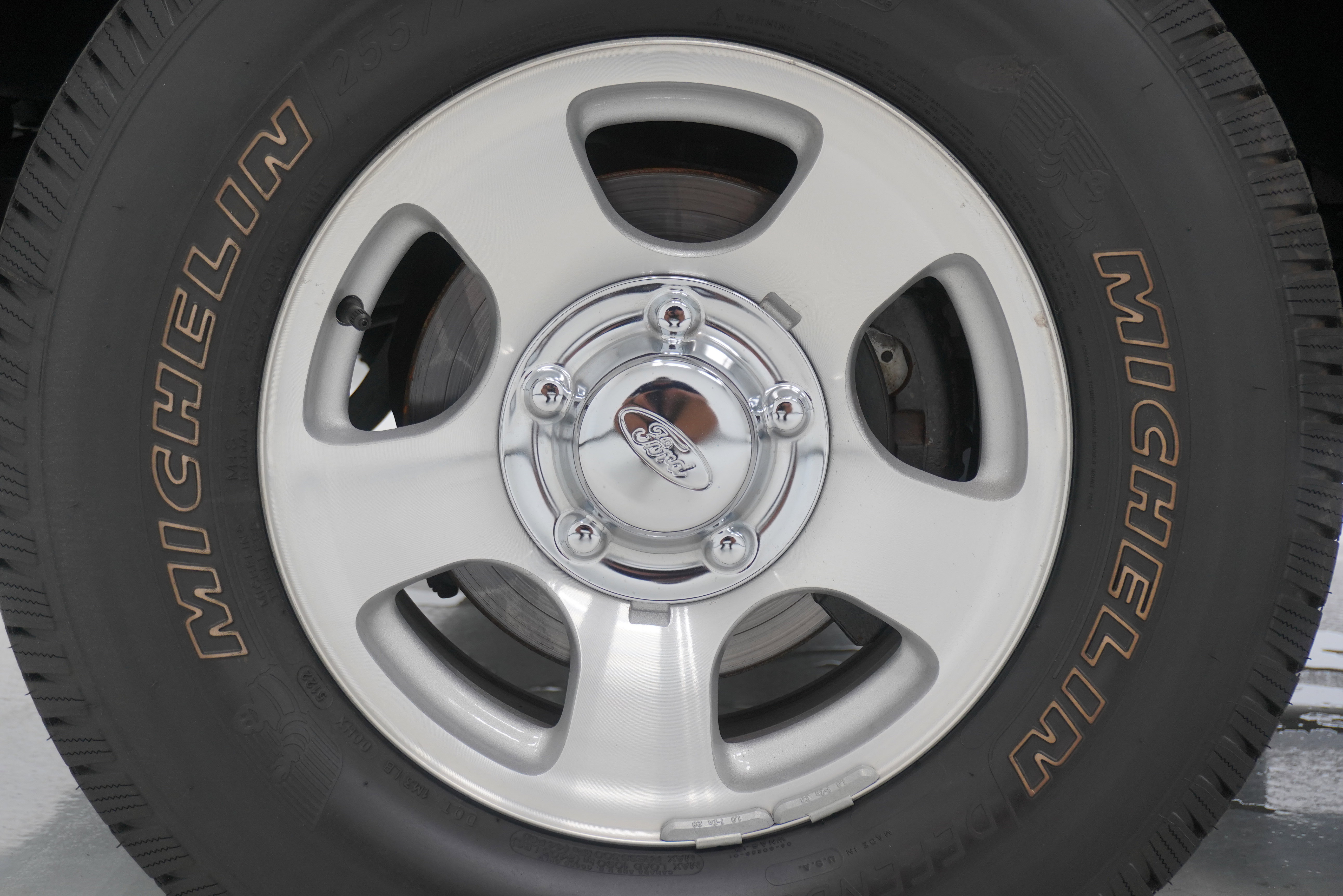 Used 1999 Ford Expedition XLT image 24