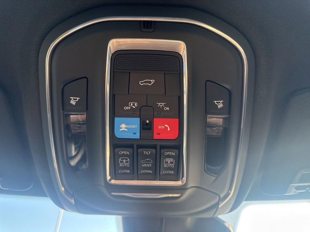 New 2026 Jeep Grand Cherokee Limited image 32