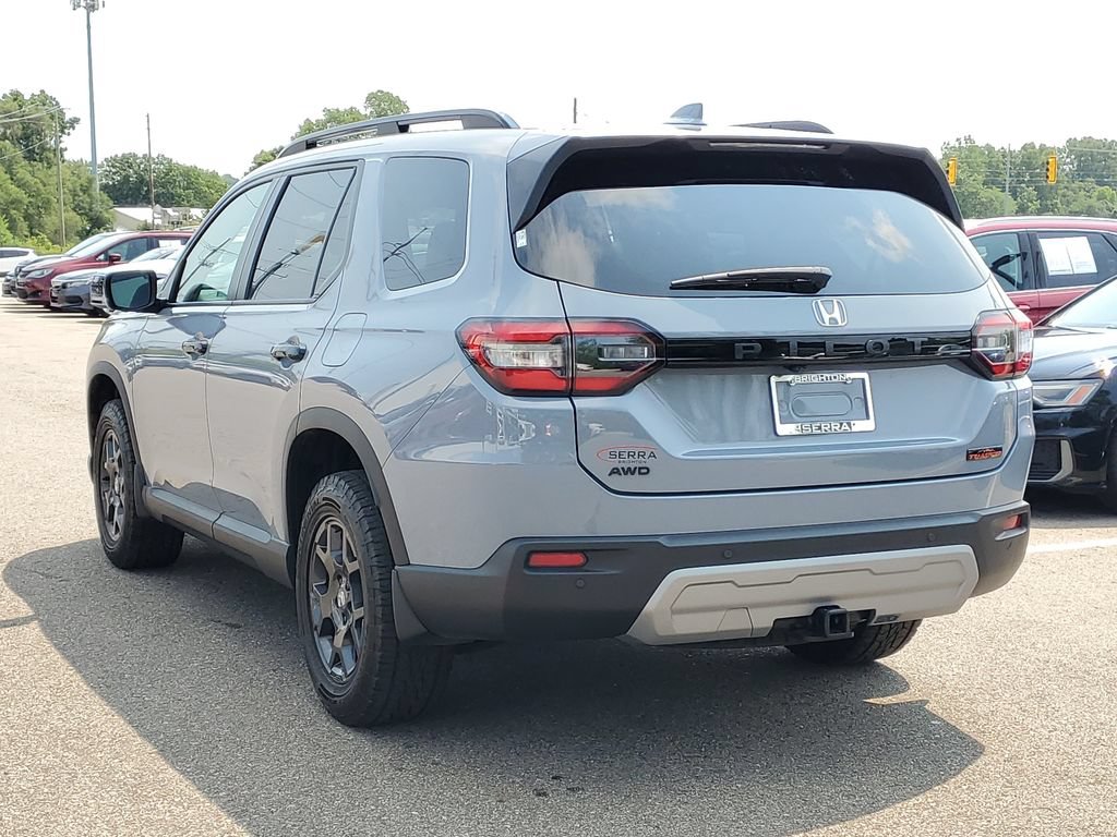 Certified 2025 Honda Pilot TrailSport image 2