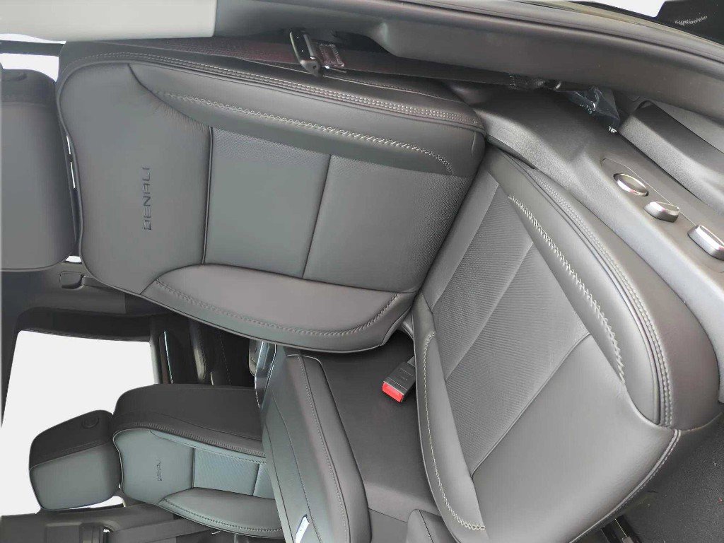 New 2025 GMC Sierra 2500 Denali w/ Denali Reserve Package image 11