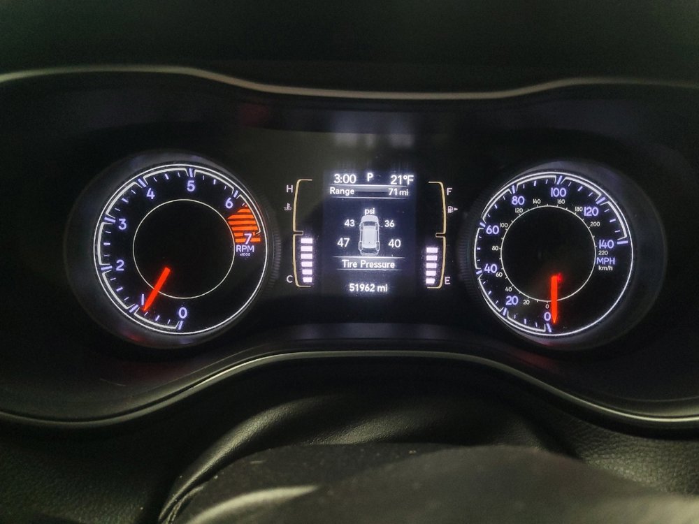 Used 2019 Jeep Cherokee Latitude w/ Popular Appearance Group image 23