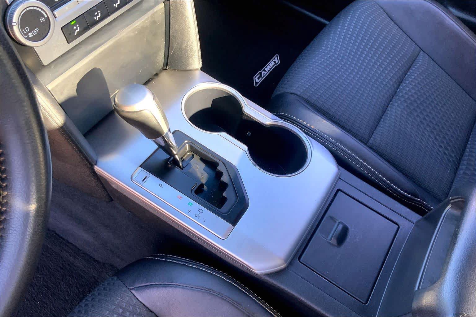 Used 2013 Toyota Camry SE FWD image 15
