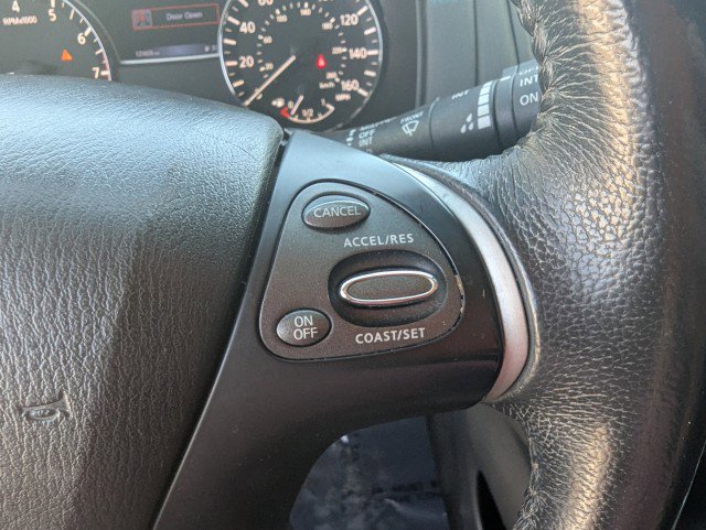 Used 2016 Nissan Pathfinder SV image 15