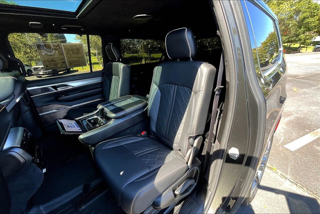 Used 2023 Jeep Grand Wagoneer L Series III image 26