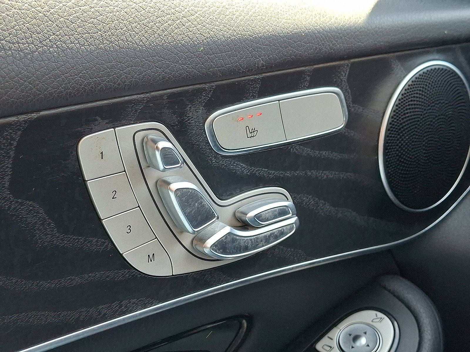 Used 2016 Mercedes-Benz GLC 300 4MATIC image 27