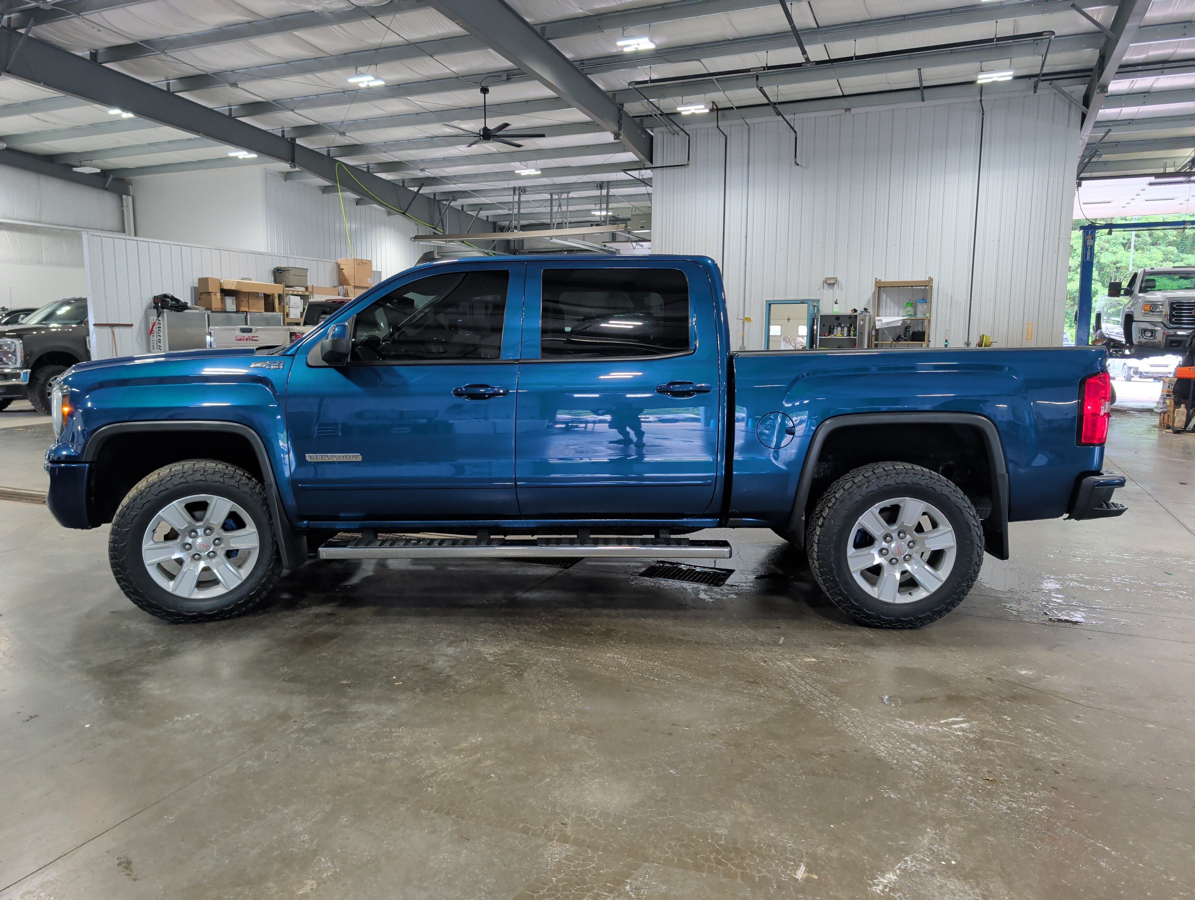 Used 2018 GMC Sierra 1500 SLE w/ Elevation Edition AWD/4WD image 5