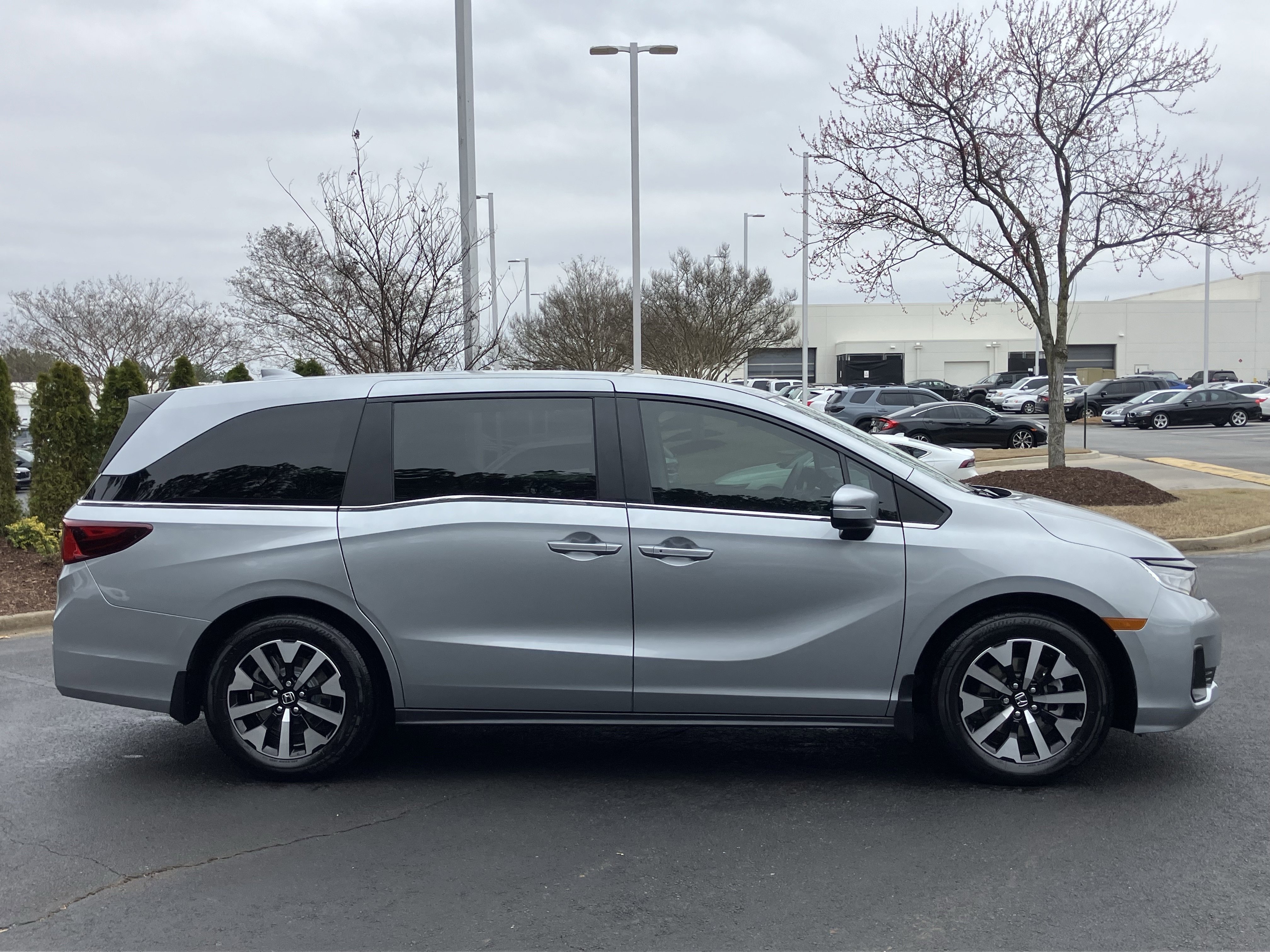 Certified 2026 Honda Odyssey EX-L image 11