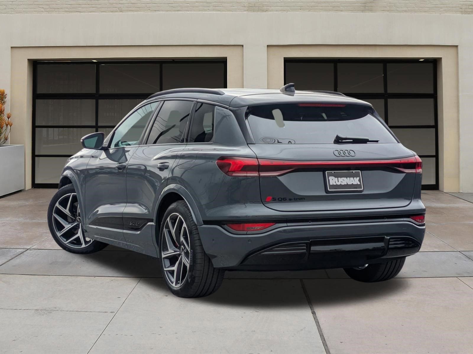 New 2027 Audi SQ6 e-tron Premium Plus AWD/4WD image 3