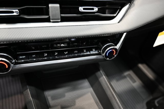 New 2026 Chevrolet Equinox LT w/ Convenience Package II image 17