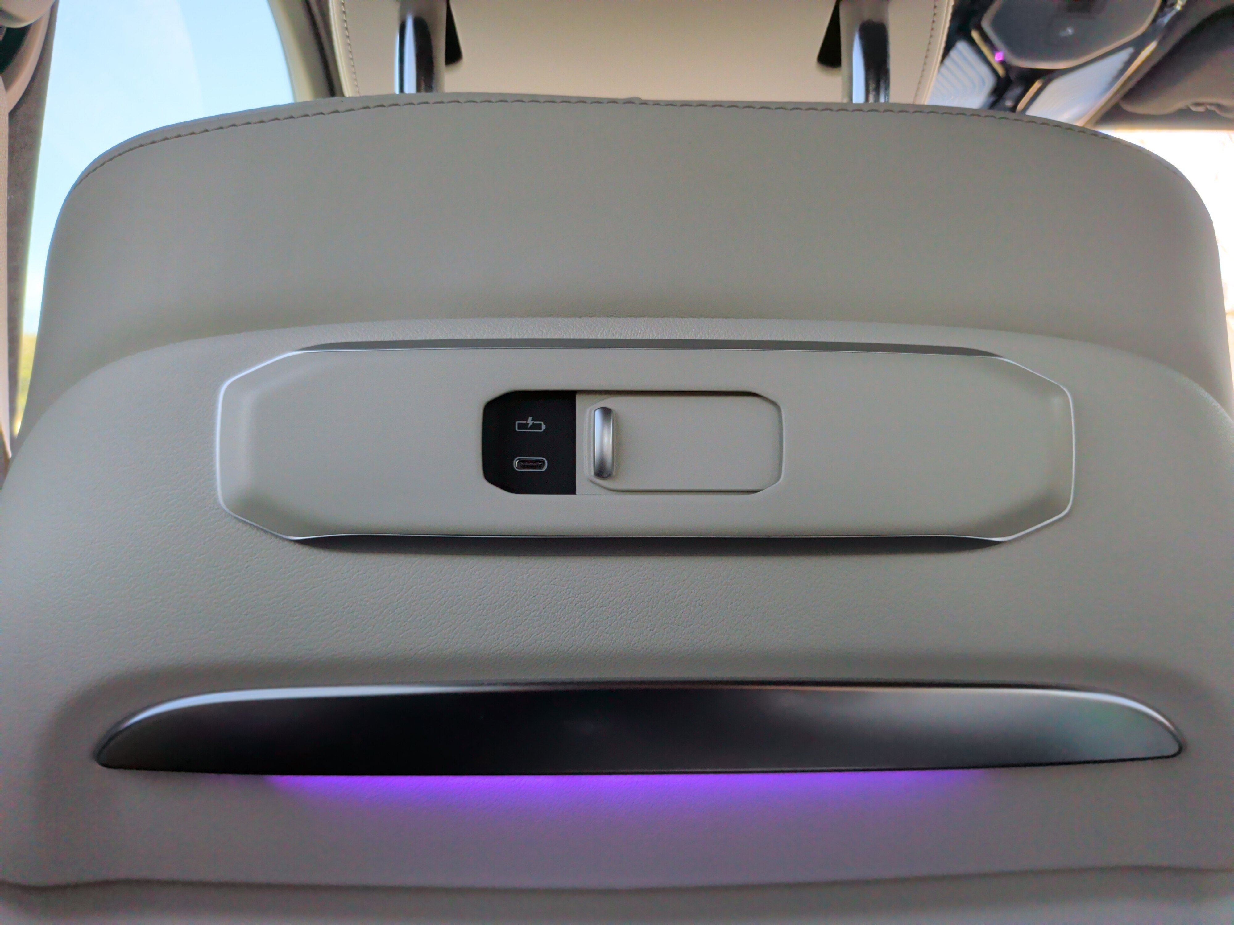 Certified 2024 BMW X7 M60i w/ Executive Package image 37