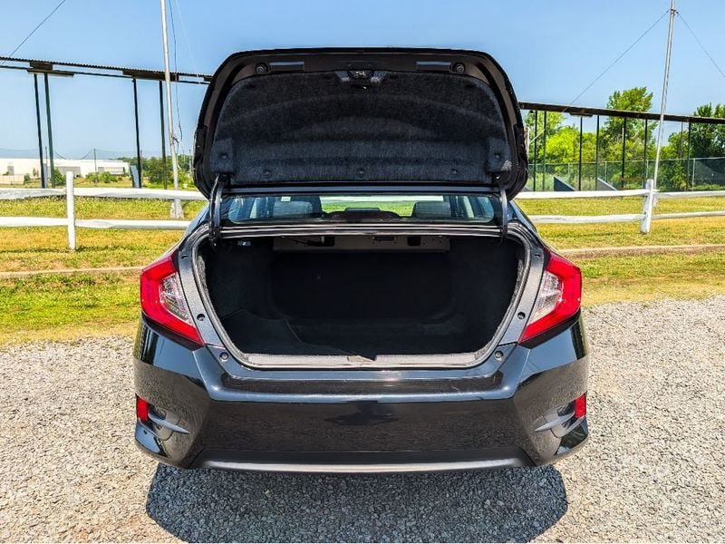 Used 2018 Honda Civic EX image 7