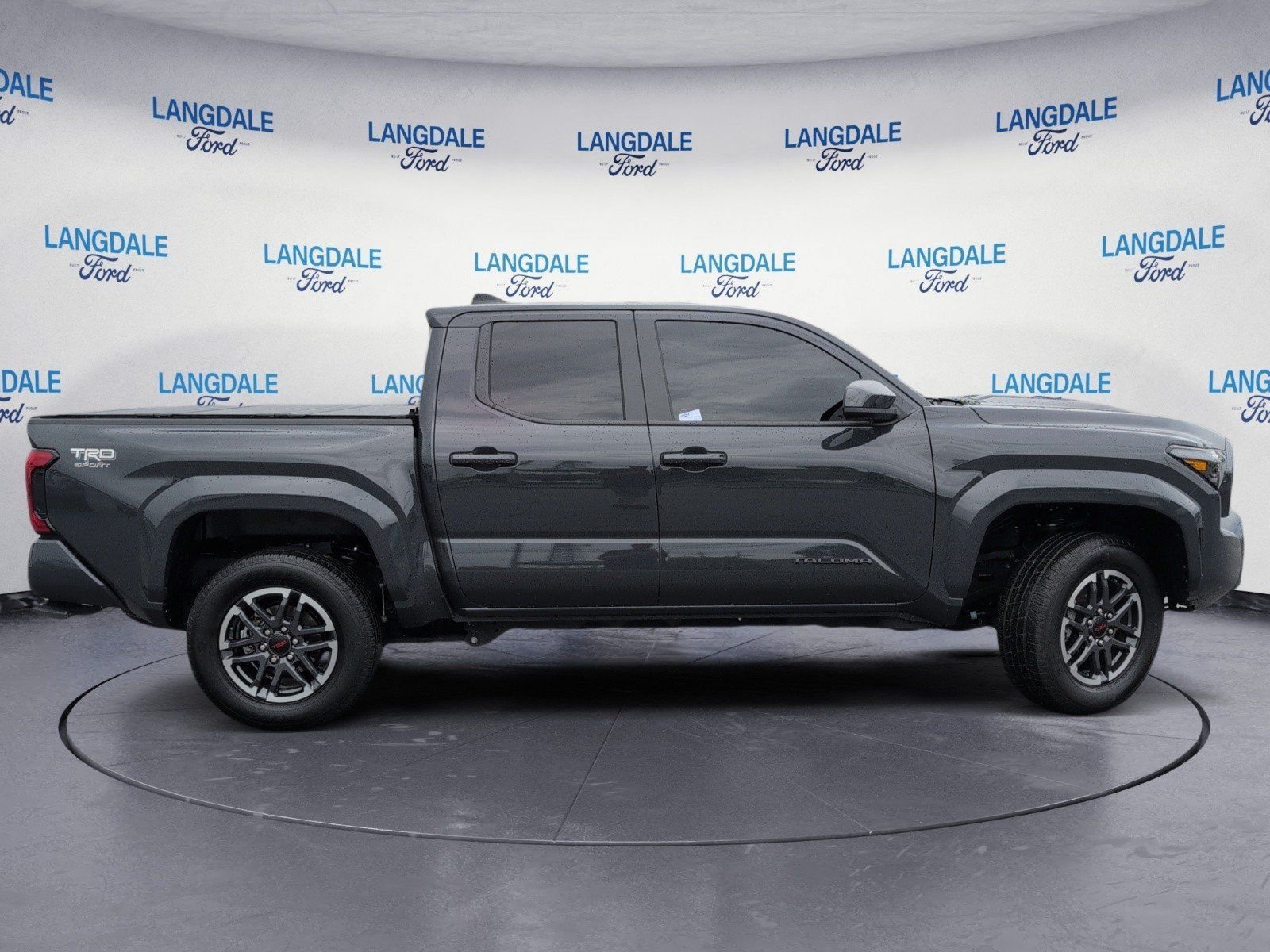 Used 2024 Toyota Tacoma TRD Sport RWD image 3
