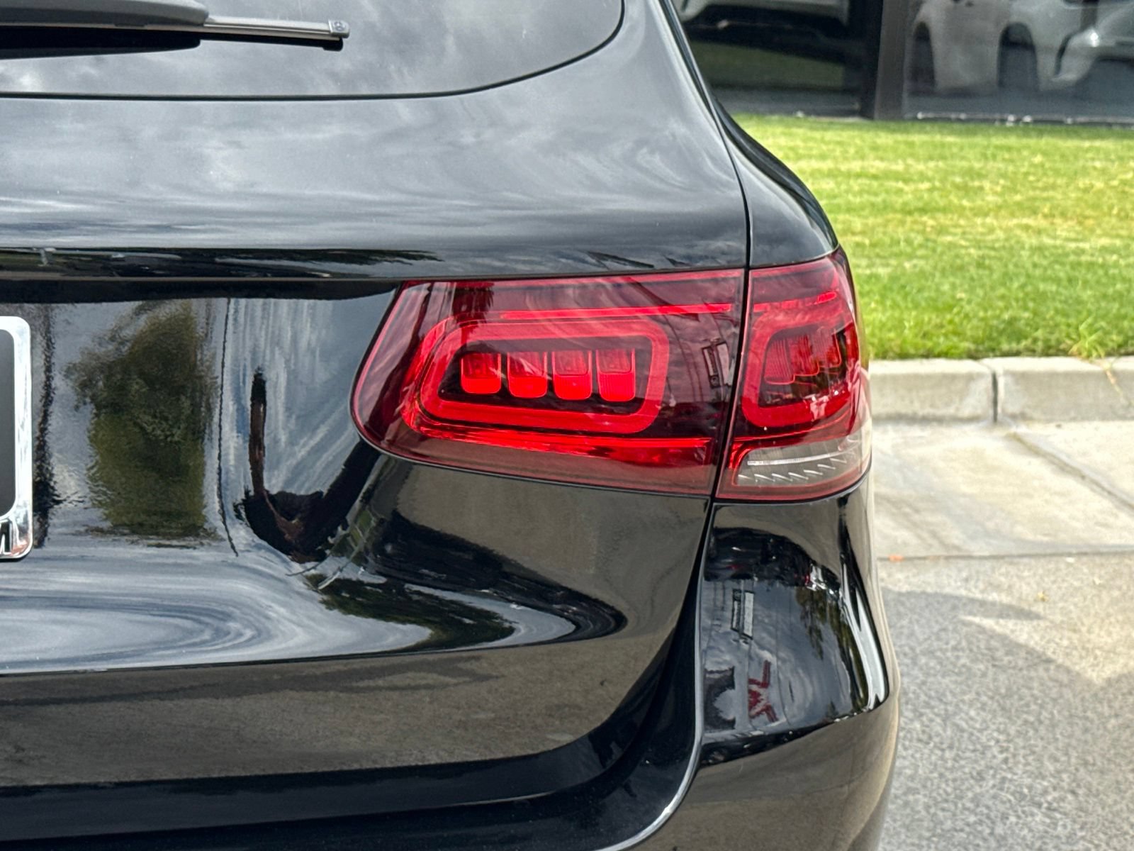 Used 2022 Mercedes-Benz GLC 300 w/ Multimedia Package Lite image 14