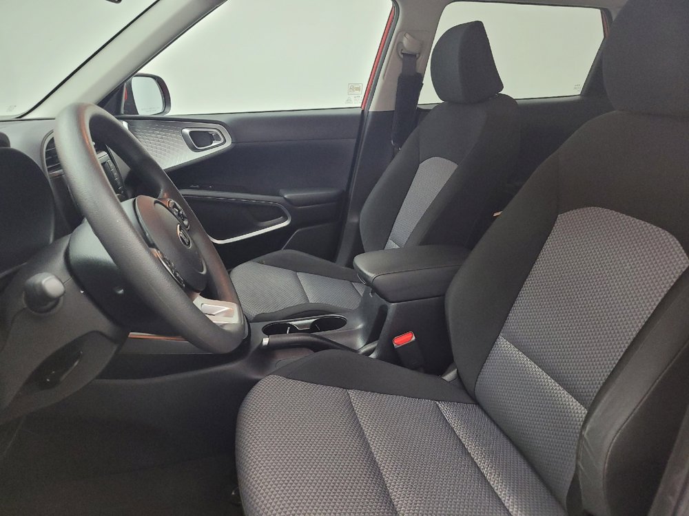 Used 2021 Kia Soul LX image 17