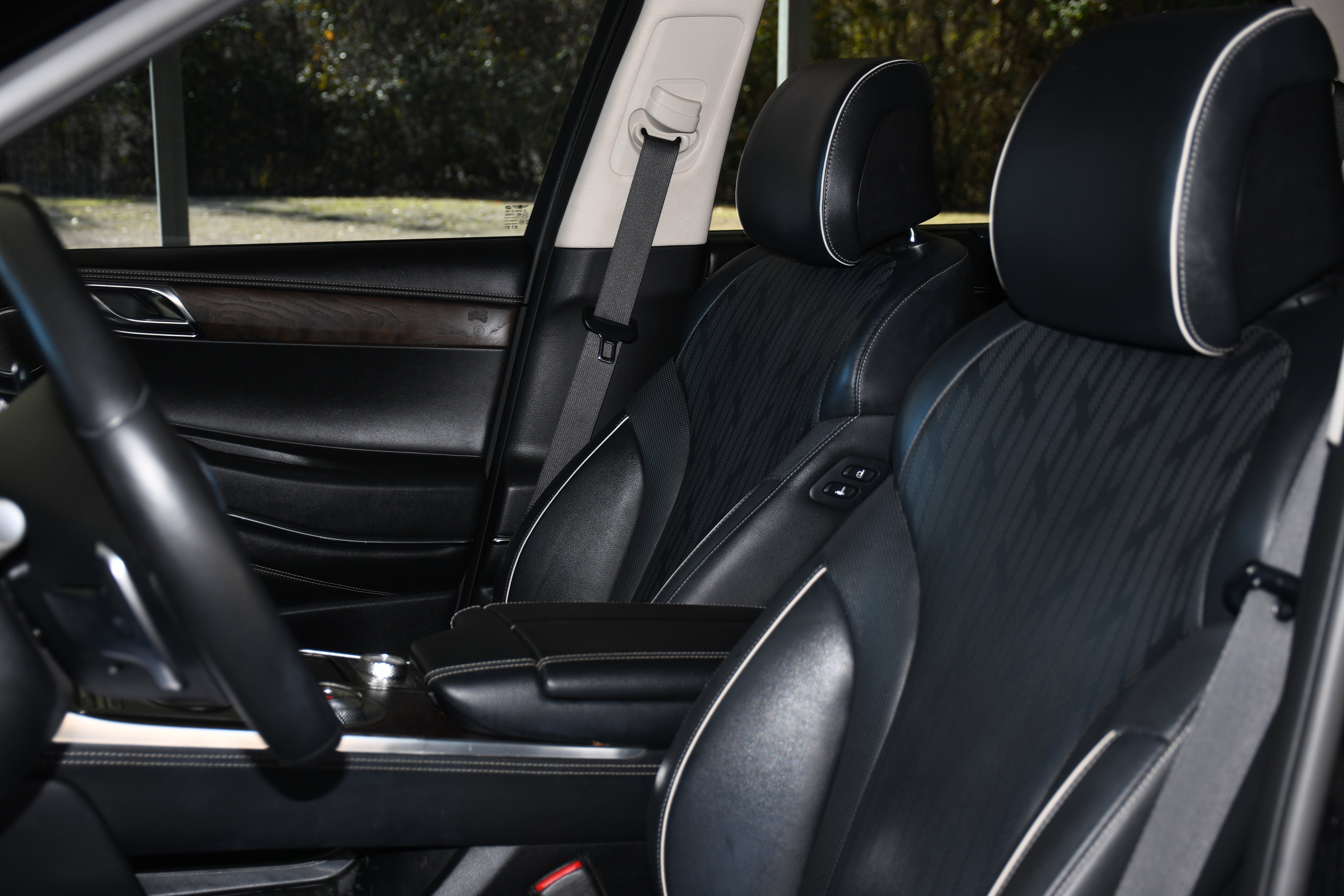 Used 2021 Genesis GV80 2.5T w/ Prestige Package 05 image 11