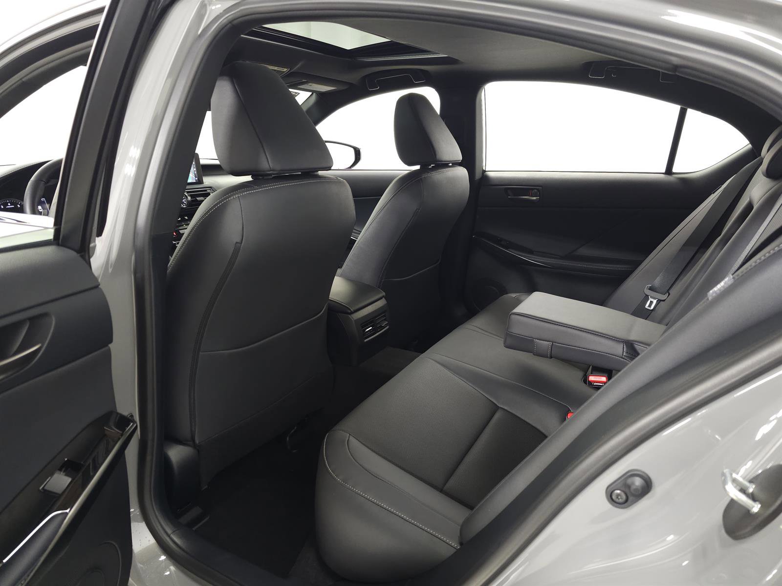 Used 2025 Lexus IS 350 F Sport w/ Navigation Package image 19