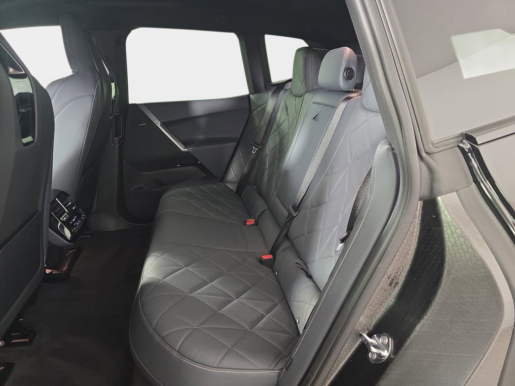 Used 2026 BMW iX xDrive45 w/ M Sport Package AWD/4WD image 17