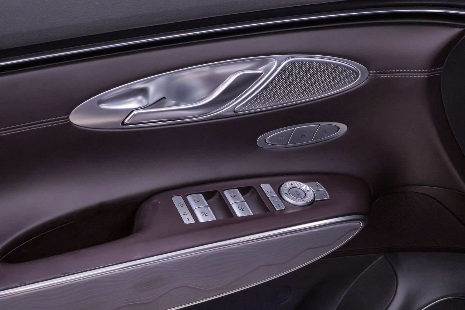 Certified 2023 Genesis GV70 2.5T Advanced w/ Advanced Package image 32