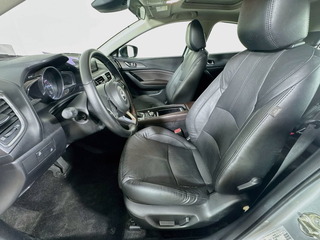 Used 2018 MAZDA MAZDA3 Grand Touring FWD image 25