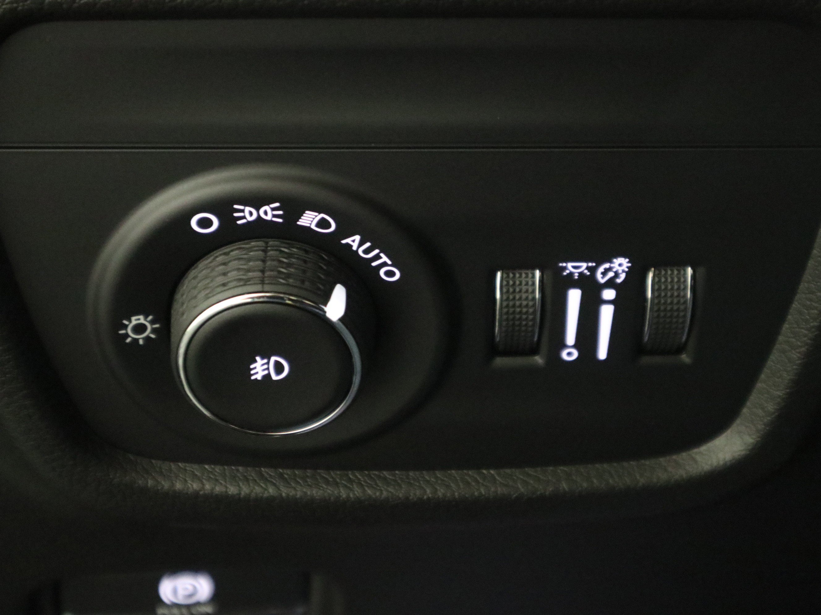 New 2025 Jeep Grand Cherokee Limited w/ Luxury Tech Group II image 33