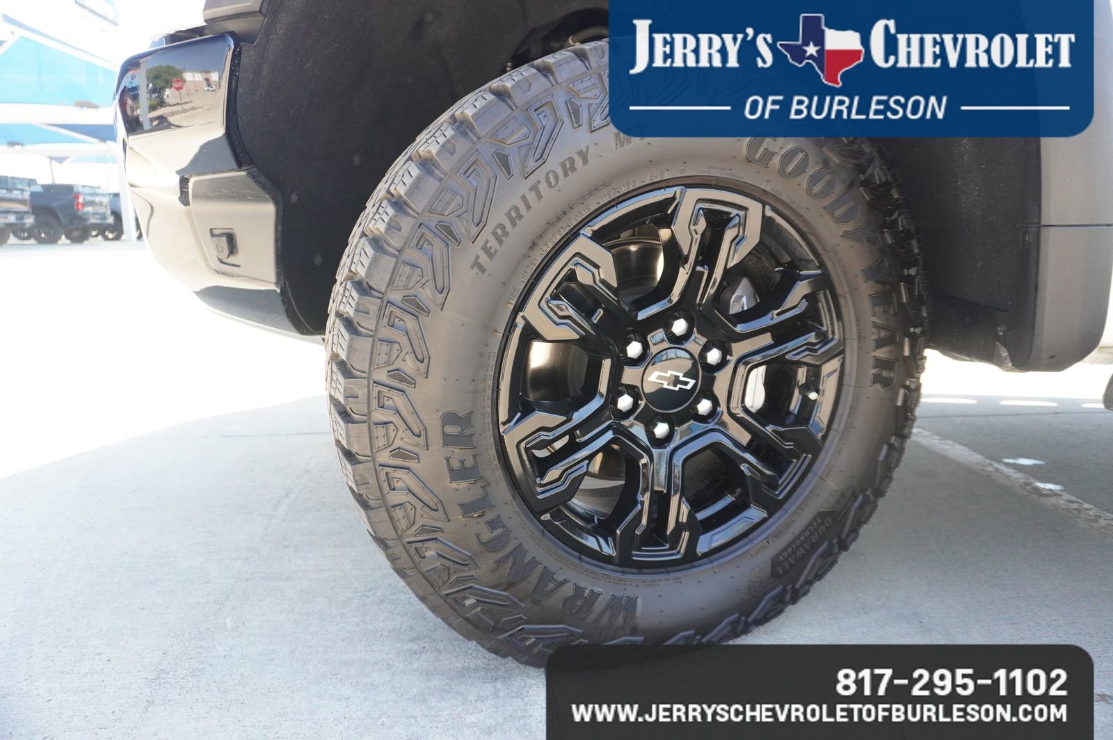 Used 2025 Chevrolet Silverado 1500 ZR2 w/ Technology Package image 12