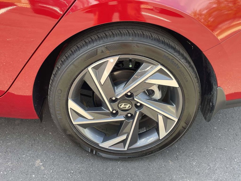 Certified 2025 Hyundai Elantra Sport image 26