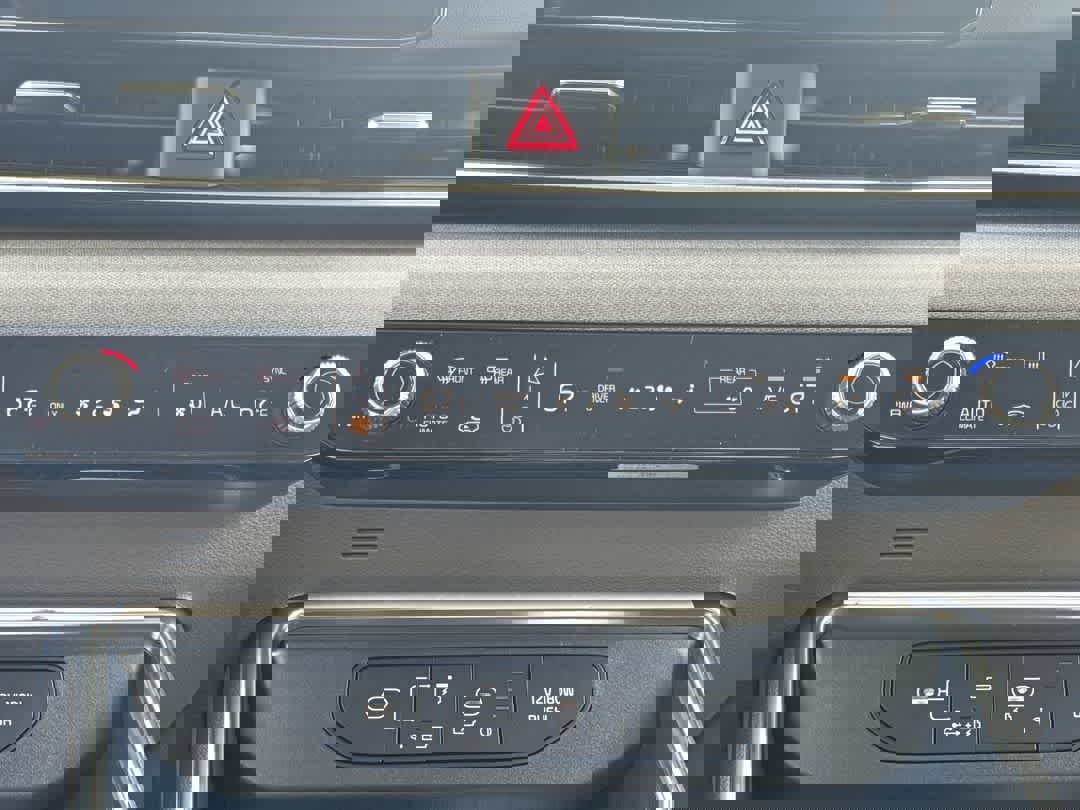 New 2026 Kia Carnival EX FWD image 19