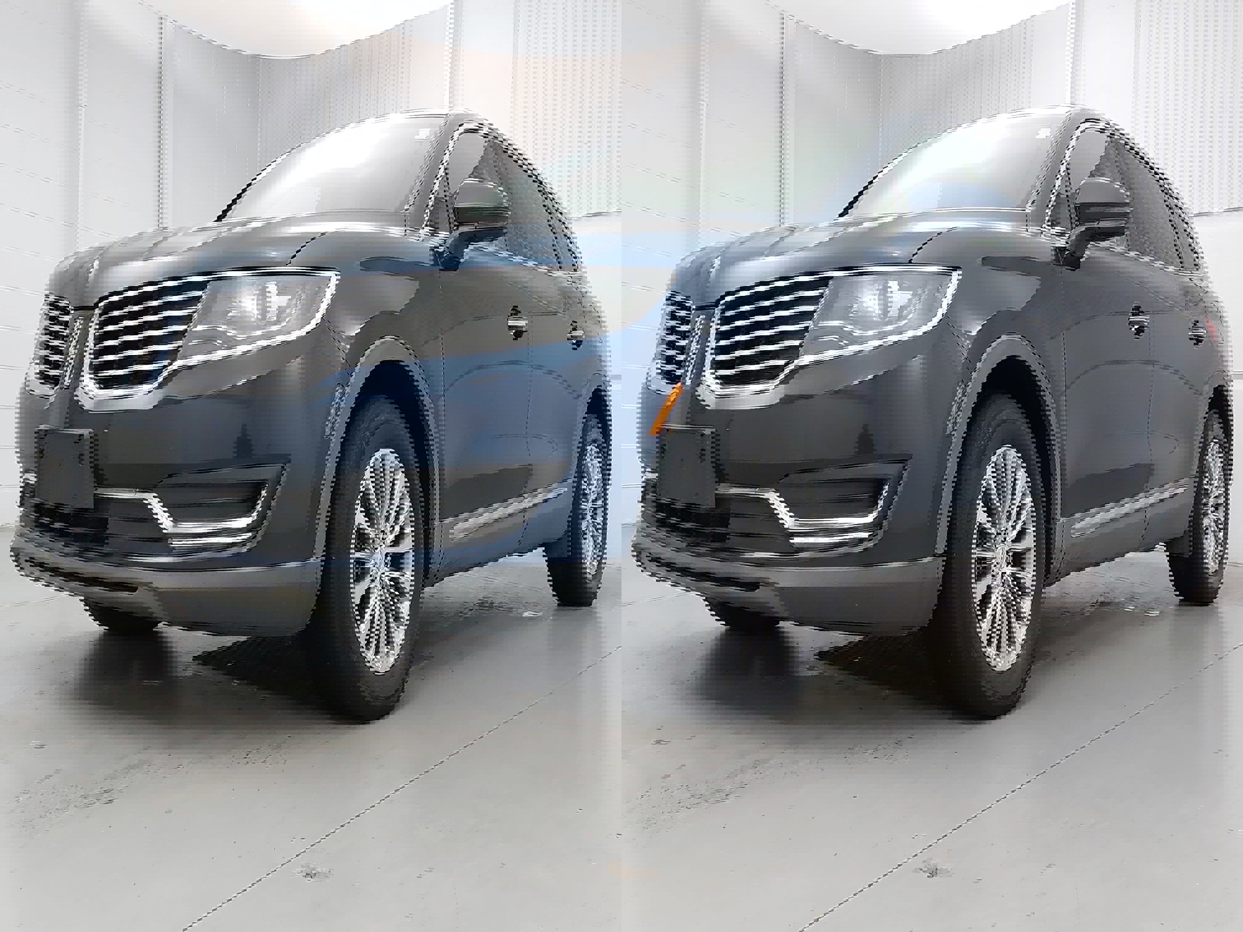 Used 2017 Lincoln MKX Select w/ Select Plus Package image 1