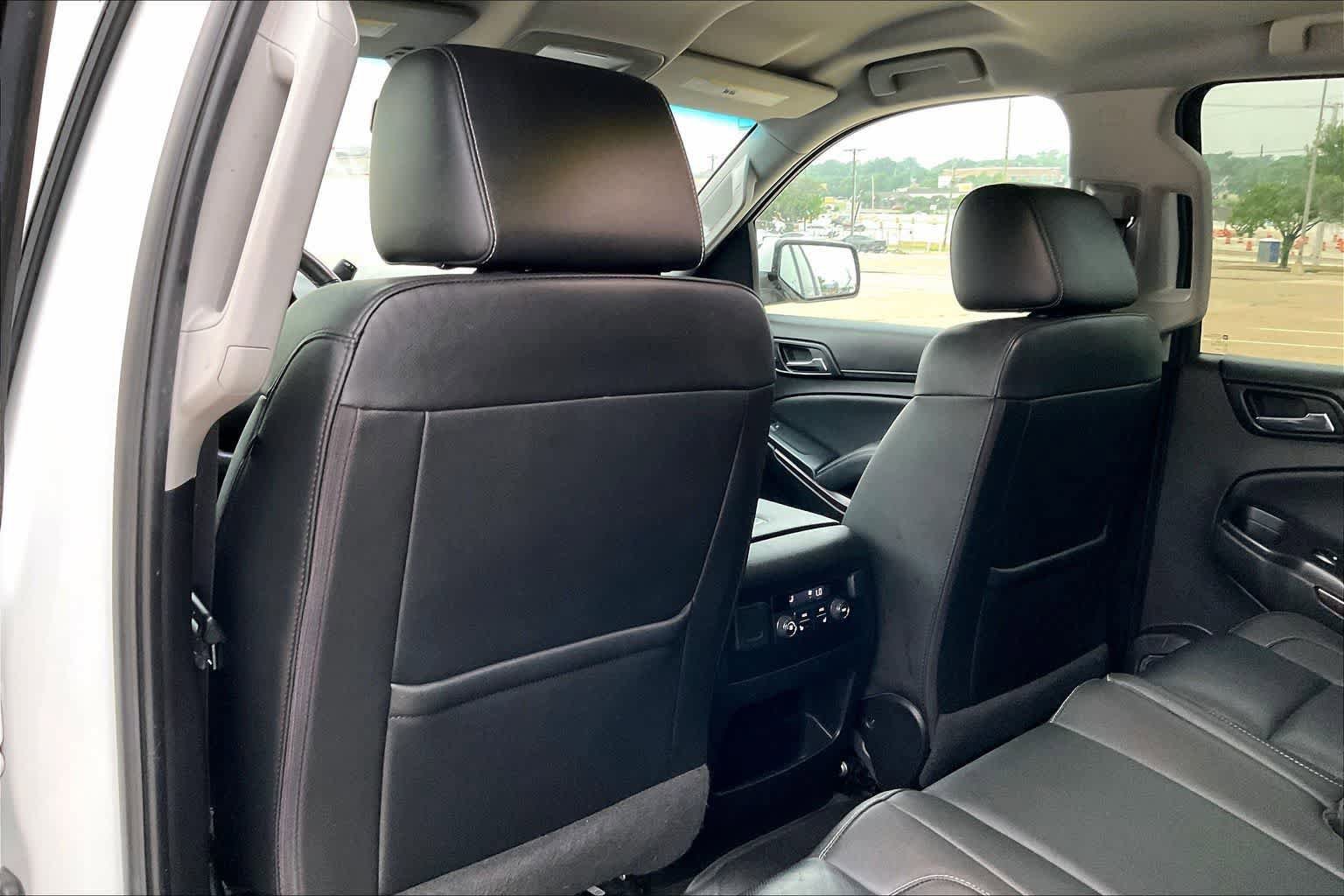 Used 2017 GMC Yukon SLT AWD/4WD image 10